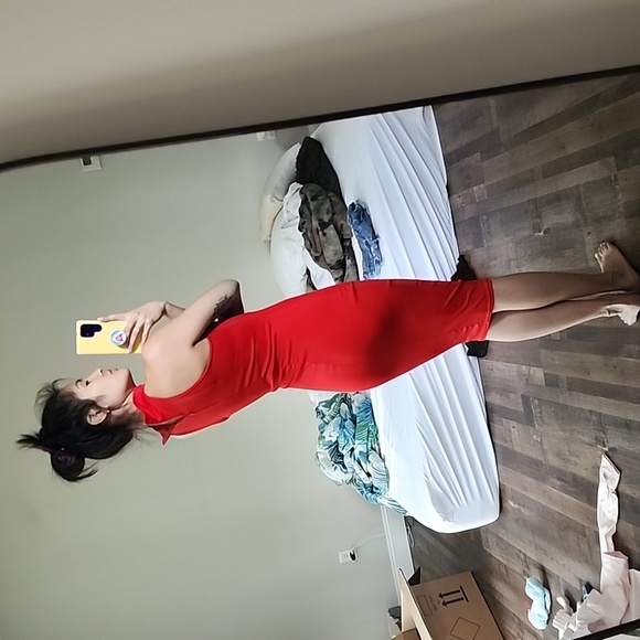 Red midi criss cross high neck body con dress - Picture 2 of 2